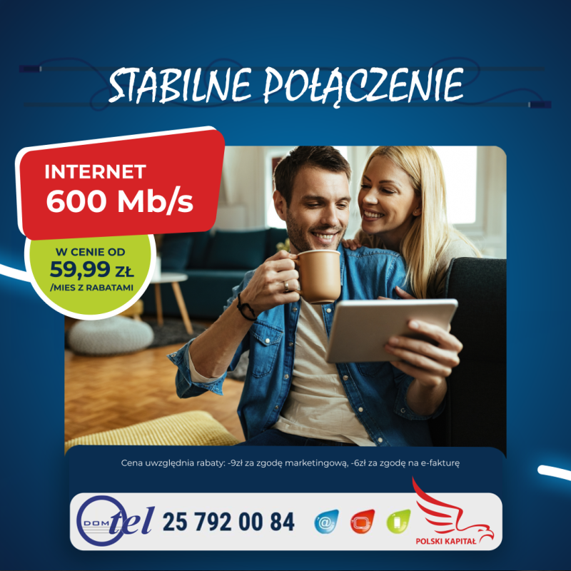 młody mężczyzna trzyma w ręce tablet i informacja internet 600 mega od 59,99 zł mies z rabatami