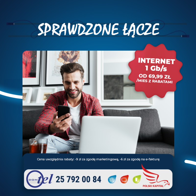 młody mężczyzna siedzi na kanapie przed laptopem i korzysta z telefonu i oferta iinternet 1 giga od 69,99 zł mies z rabatami