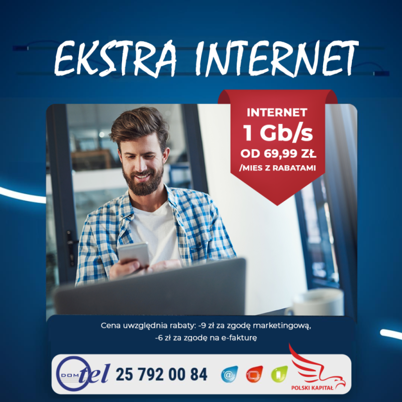 młody mężczyzna siedzi przed laptopem i czyta coś w telefonie i informacja - Internet 1 giga od 69,99 zł z rabatami